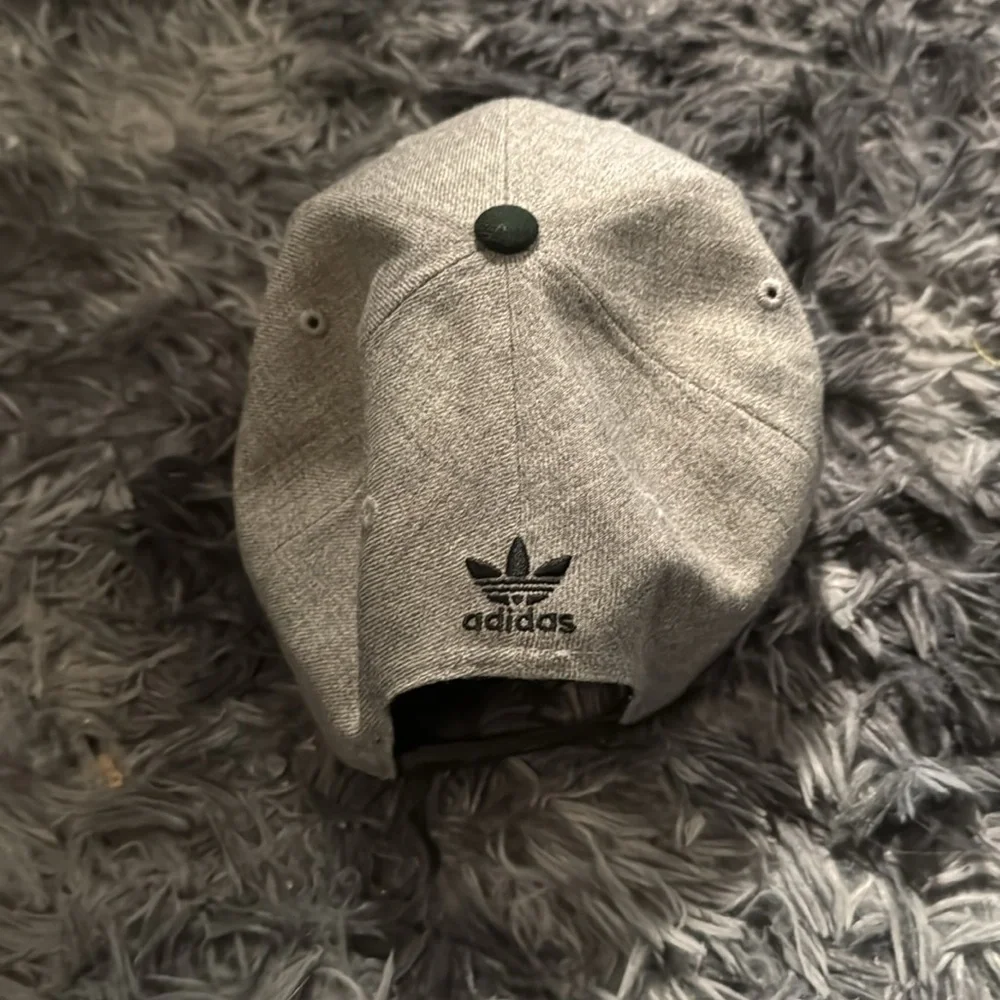 Adidas hat - Picture 2 of 6